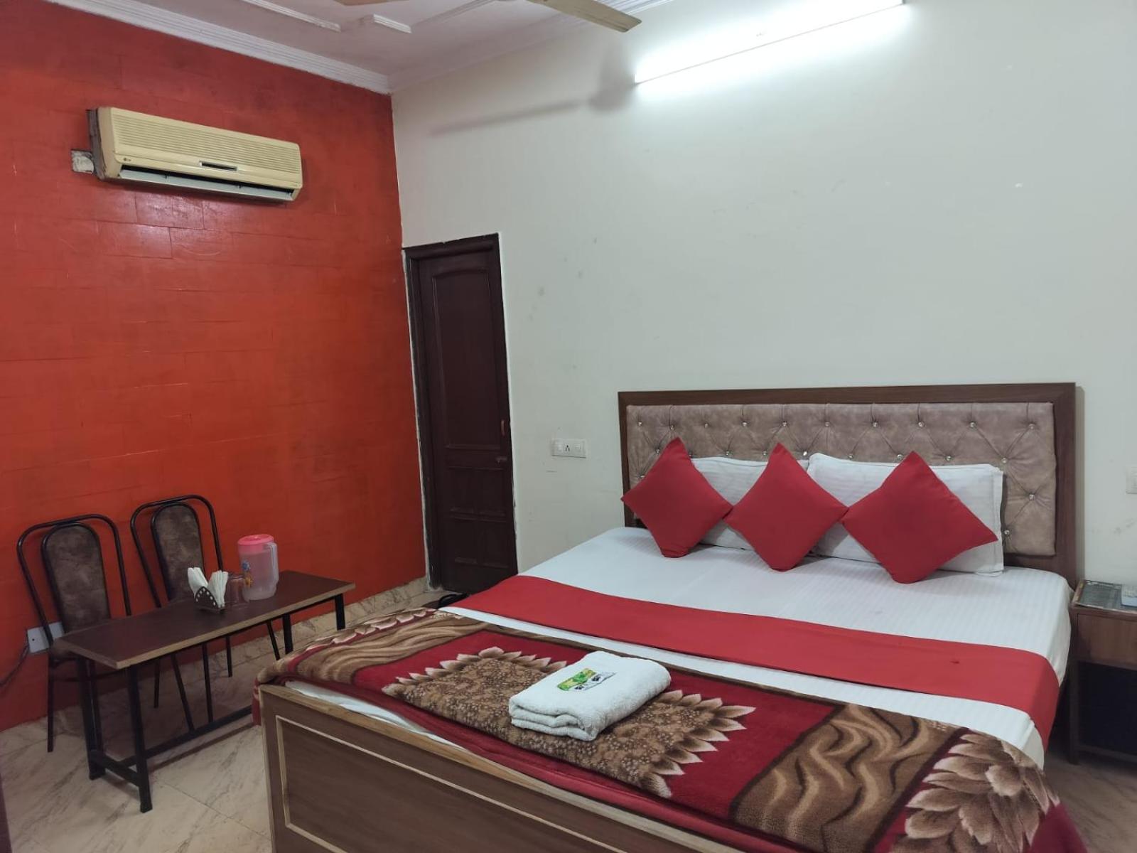 Paradise Hotel